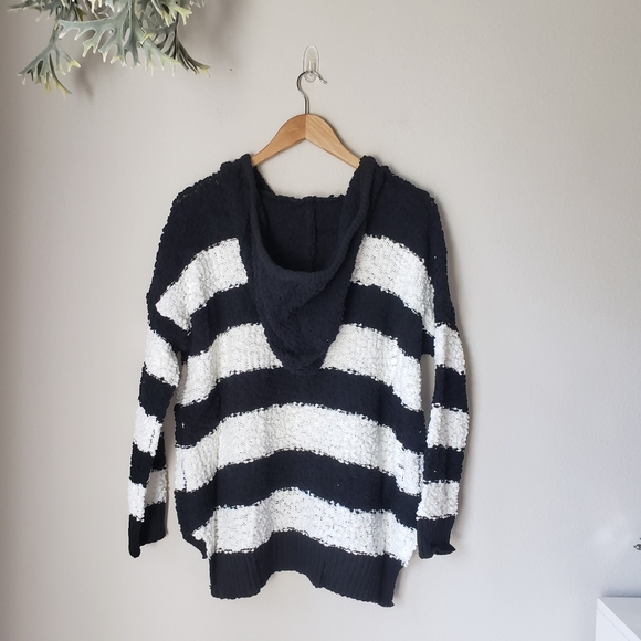 Hooded Striped High-low Knitted Pullover Sweater - Picture 3 of 10